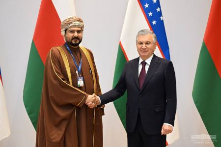 Президент Узбекистана отметил приоритетные направления сотрудничества с Оманом