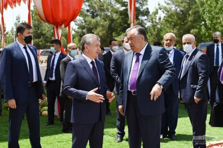 Presidents Got Acquainted with Agricultural Products of Tajikistan